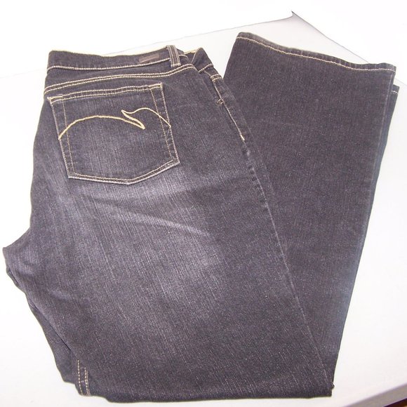 WOMEN'S GLORIA VANDERBILT BLACK BOOT CUT JEANS - Picture 1 of 8